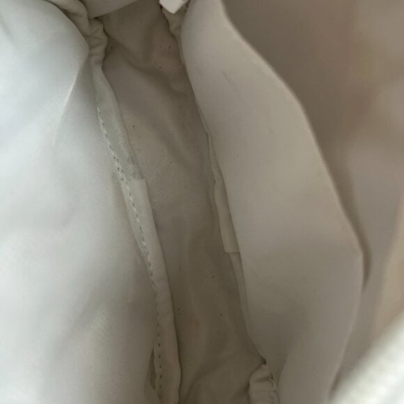 IMAN Quilted White Leather Crossbody Bag - Picture 7 of 9